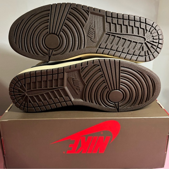 Air Jordan 1 Travis Scott - Picture 4 of 6